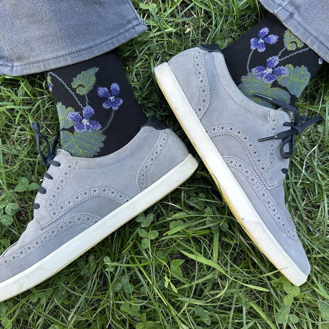 Made in USA botanical/floral men's black cotton sock with purple violet flowers