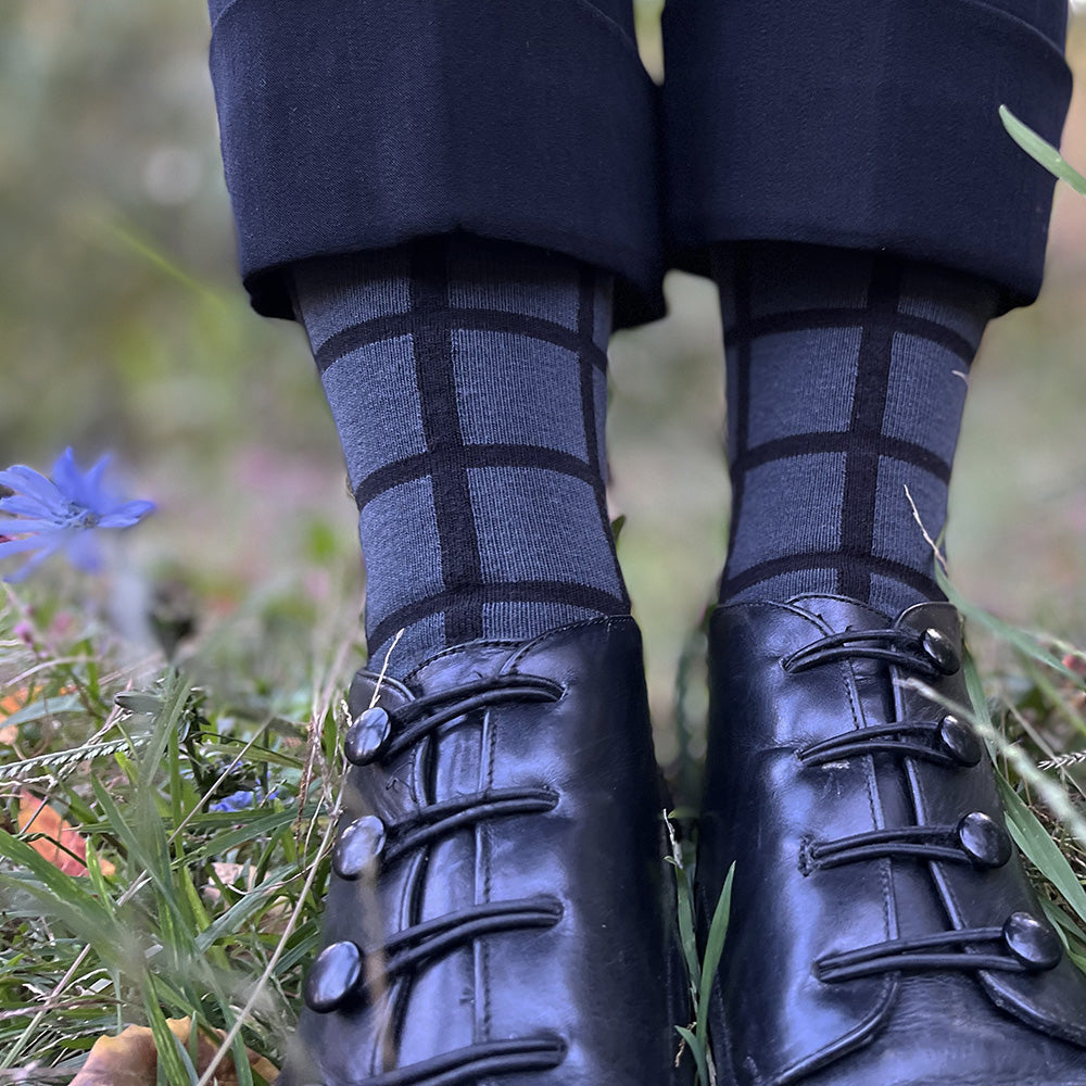 GRID socks (S/M) – charcoal + black